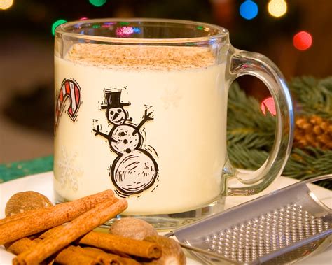 Secrets to Christmas eggnog | Frolic Hawaii