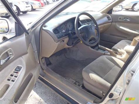 1996 Honda Accord LX Sedan interior Photo #39432602 | GTCarLot.com