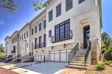 In Sandy Springs, new townhomes offer well-heeled a chance to ‘downsize’ - Curbed Atlanta