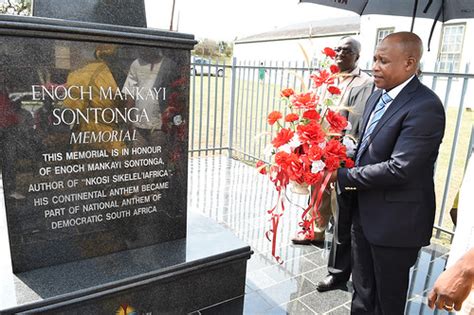 Premier Phumulo Masualle laying flowers on Enoch Mankayi S… | Flickr