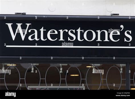 Waterstones logo hi-res stock photography and images - Alamy