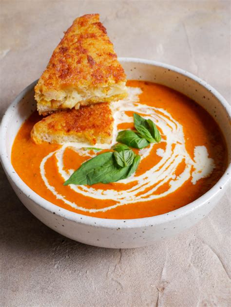 Roasted Tomato Soup & Cheese Toastie - Daen's Kitchen