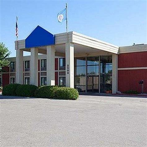 Crookston Inn & Convention Center: Crookston Hotels