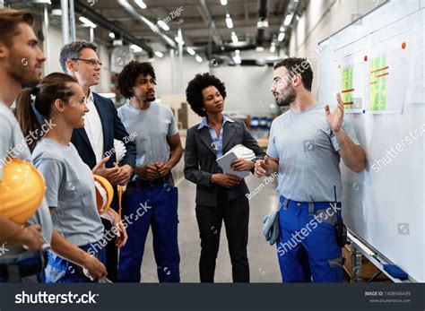 14,267 Small factory workers Images, Stock Photos & Vectors | Shutterstock