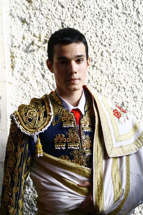 feriataurina.es: ANTONIO PUERTA A HOMBROS EN LA PLAZA DE VALENCIA