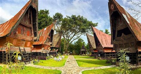 Rumah Adat Batak | Arsitektur, Filosofi dan Ciri Khas