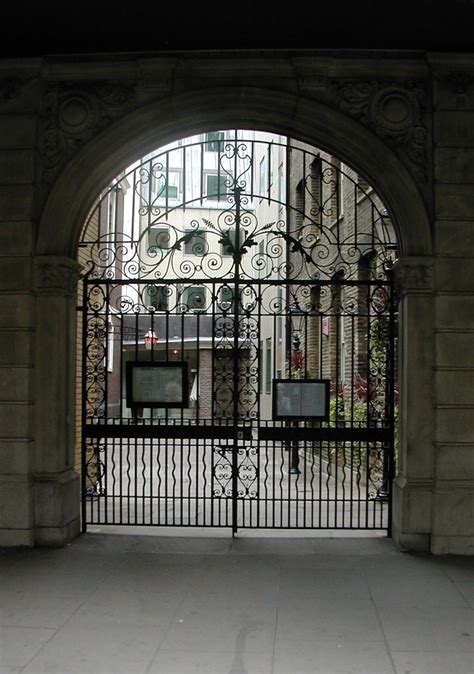 Bevis Marks Synagogue, London, the oldest in London circa 1702 ...