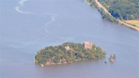 Bannerman's castle- The crumbling Scottish marvel on the Pollepel Island 50 miles north of New ...