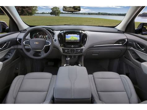 2021 Chevrolet Traverse: 115 Interior Photos | U.S. News