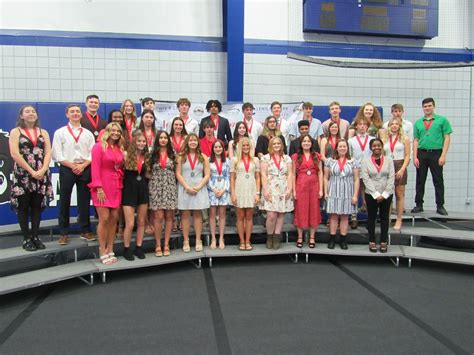 Silver Medallion honors 206 outstanding high school seniors