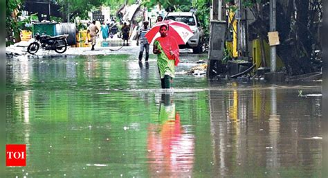 Cyclone Michaung in Tamil Nadu: Chennai goes under before the storm | Chennai News - Times of India