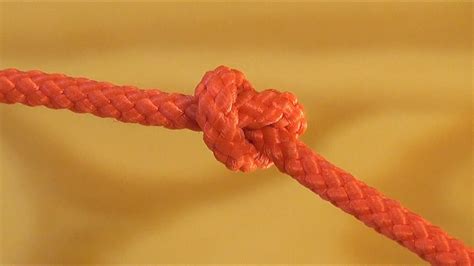 How to Tie an Overhand Knot - YouTube