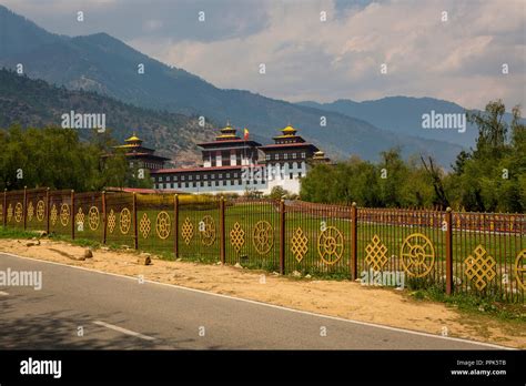 King palace of bhutan hi-res stock photography and images - Alamy