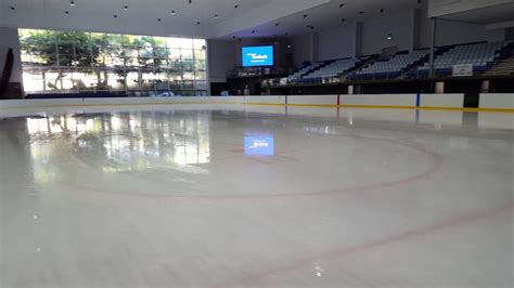 Macquarie ice rink - YouTube