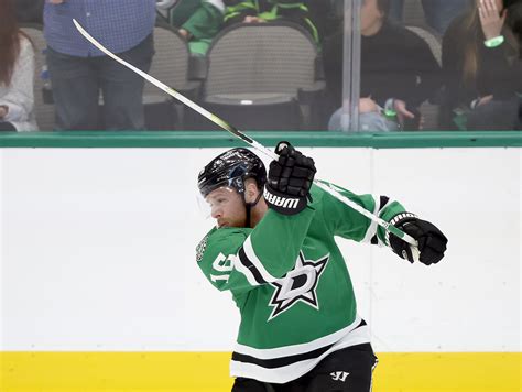 Photos: Joe Pavelski shines in Stars' second-round series-opening loss ...