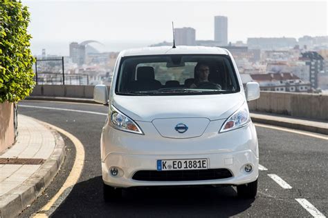 Nissan e-NV200 Evalia 40 kWh (2018-2023) - tech specs and prices ...