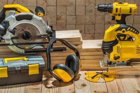 5 Best Woodworking Tool Brands for Every Carpenter - Journeyman HQ