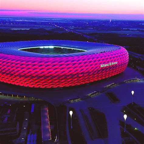 “📸 Those @uefachampionsleague nights at the #AllianzArena... 😍 #packmas ...