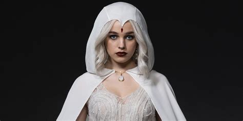 Titans’ White Raven Debuts in New Image