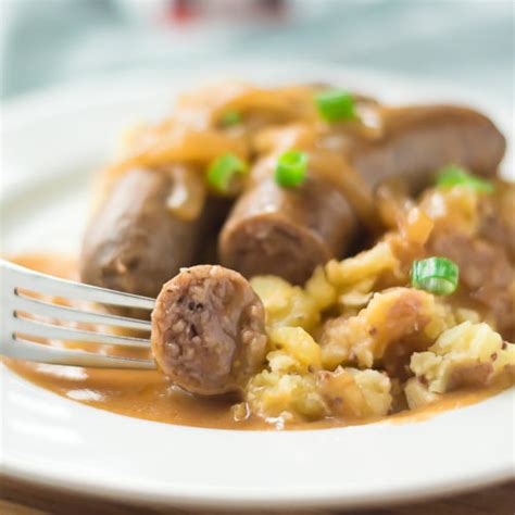 Classic Bangers and Mash Recipe - A Spicy Perspective