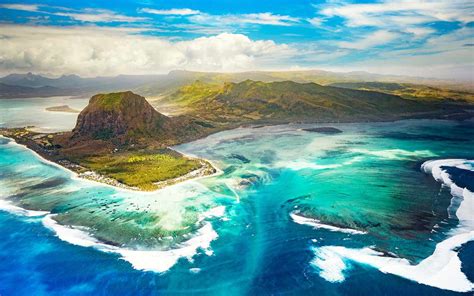 There's an Underwater Waterfall in Mauritius