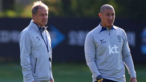 Vietnam Defeated by China in Friendly Match: Coach Klinsmann Prepares ...