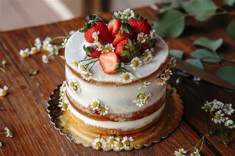 Download Still Life Dessert Fruit Strawberry Chamomile Food Cake 4k ...