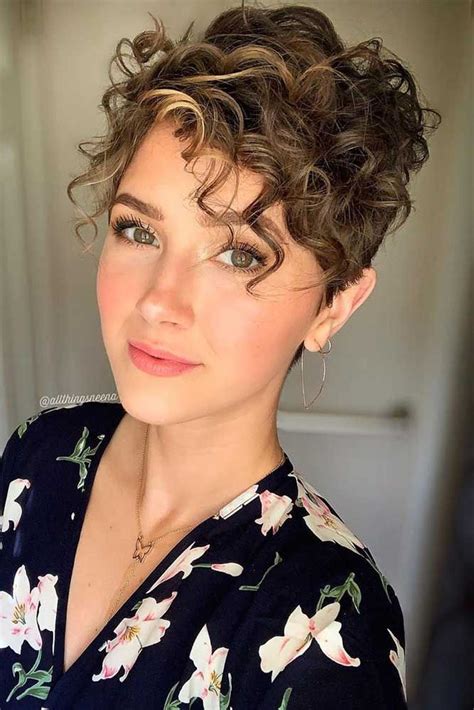 40 Cute Short Curly Hairstyles Ideas For Women - Suitable Fashion Ideas for You in 2020 | Short ...