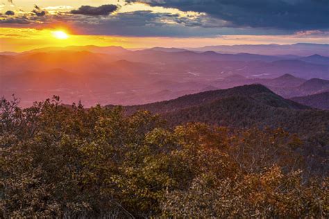 Georgia mountain sunrise. | Blue ridge mountains, Blue ridge, Mountains