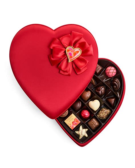 Godiva Chocolatier Valentine's Day 25-Piece Fabric Heart Chocolate Gift Box