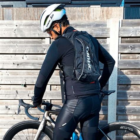 森地客The 10 Best Cycling Backpacks 2023: A Buyer’s Guide – Santic Cycling