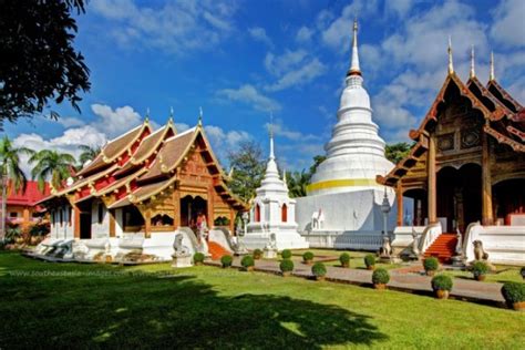 Wat Phra Singh Temple Chiang Mai - Tips & Tours - Best Northern Thailand