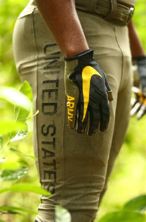 Army to honor 1st Cavalry Division with new unis against rival Navy