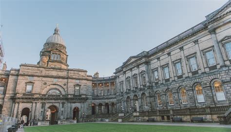 Universidade de Edimburgo: 436 anos de história
