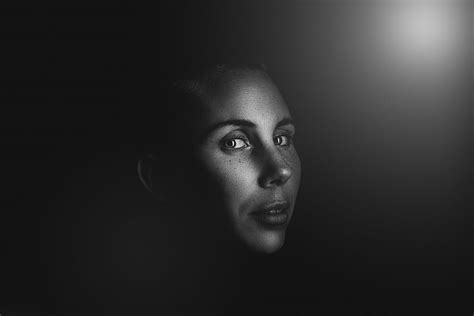 8 PRO Tips for STUNNING Black and White Portraits