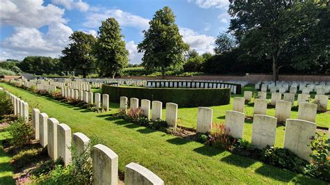 How to Find and Visit War Graves in France: A Guide | CWGC