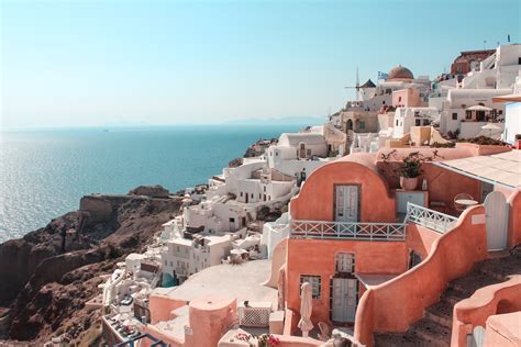 11 Best Luxury Hotels in Oia, Santorini - Stay to Wander