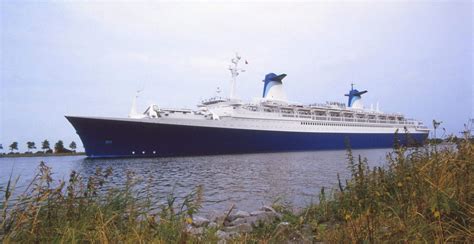 SS Norway cruise ship funnel wings - Emma Cruises