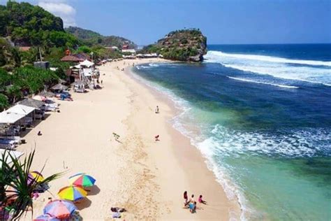 10 Pantai Terbaik di Yogyakarta untuk Mengisi Liburanmu