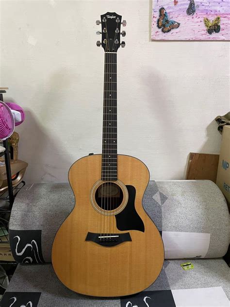 Taylor acoustic guitar, Hobbies & Toys, Music & Media, Musical ...