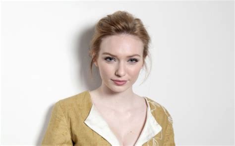 Eleanor Tomlinson Red Hair (#1685756) - HD Wallpaper & Backgrounds Download