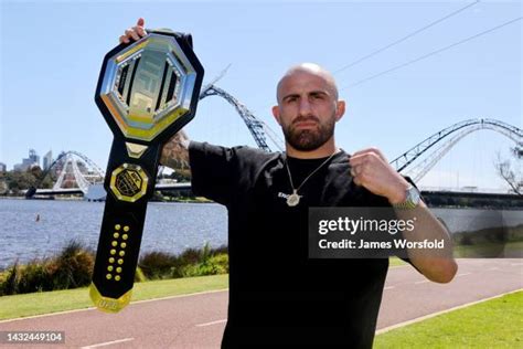 Alex Volkanovski Photos and Premium High Res Pictures - Getty Images