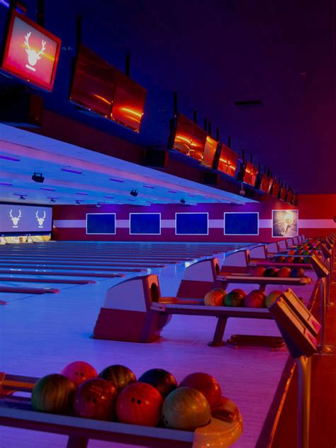 Bowling, Arcade & Lounge in Lynnwood, WA | Bowlero Lynnwood