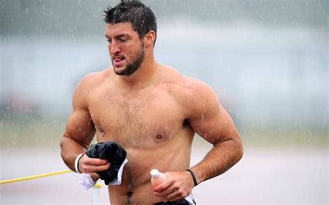 A Run In The Rain -- July 28 - Tebow's Top 10 - ESPN