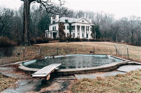 * Awesome abandoned plantation estate in Va | fucken shame!! | Abandoned plantations, Abandoned ...