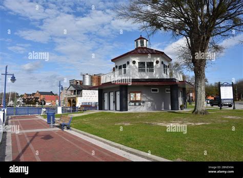 The Washington, NC waterfront Marina Stock Photo - Alamy