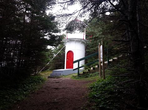 Newfoundland Tourist Information: Newfoundland Lighthouses