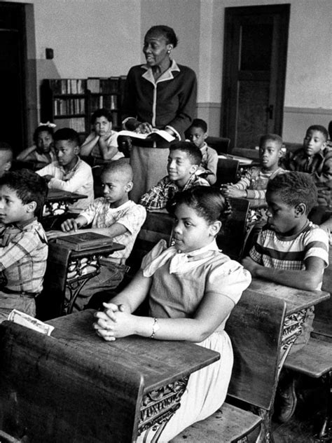 On Brown v Board of Education's 65th anniversary, school segregation ...