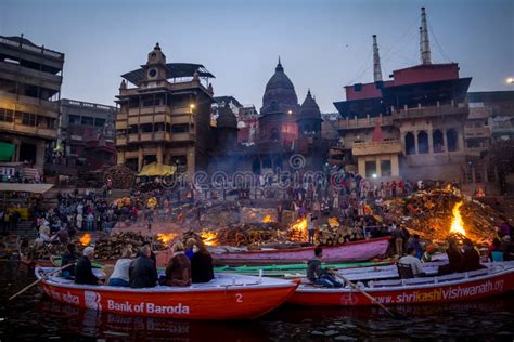 Manikarnika Ghat View editorial image. Image of boat - 160975770