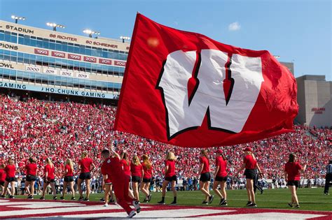 Wisconsin Badgers football recruiting: UW in on speedy 2022 4-star ATH ...